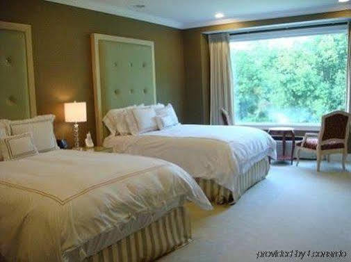 Rocky River Inn New Milford Δωμάτιο φωτογραφία